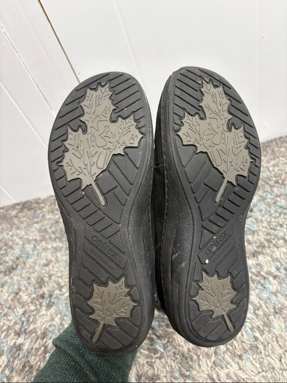 Aetrex Shoes Womens 7.5 Chrissy Gray Faux Shearling Lined Slip On Toggle Strap - Picture 7 of 10